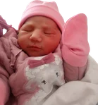 Emilia recién nacida